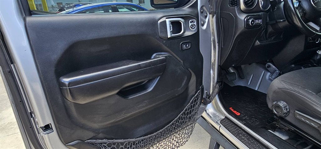 2018 Jeep Wrangler - $23,999
