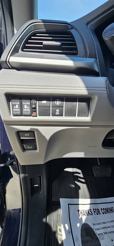 2022 Honda Odyssey - $29,999
