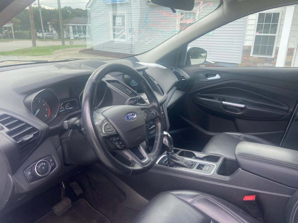 2019 Ford Escape - $10,995