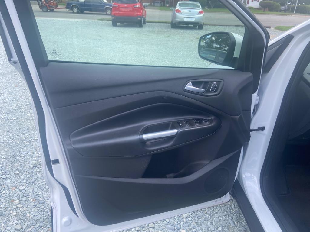 2019 Ford Escape - $10,995