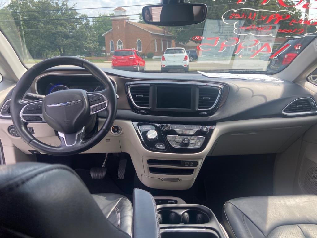 2019 Chrysler Pacifica - $14,995