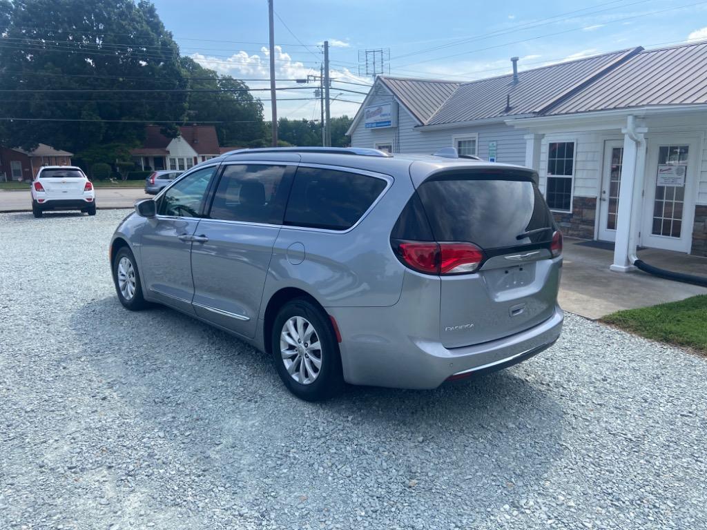 2019 Chrysler Pacifica - $14,995