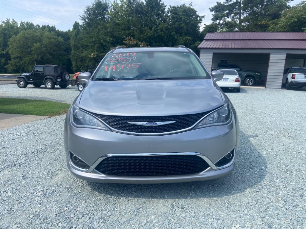 2019 Chrysler Pacifica - $14,995