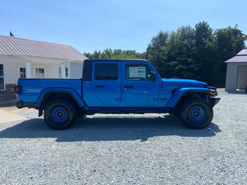 2023 Jeep Gladiator - $34,995