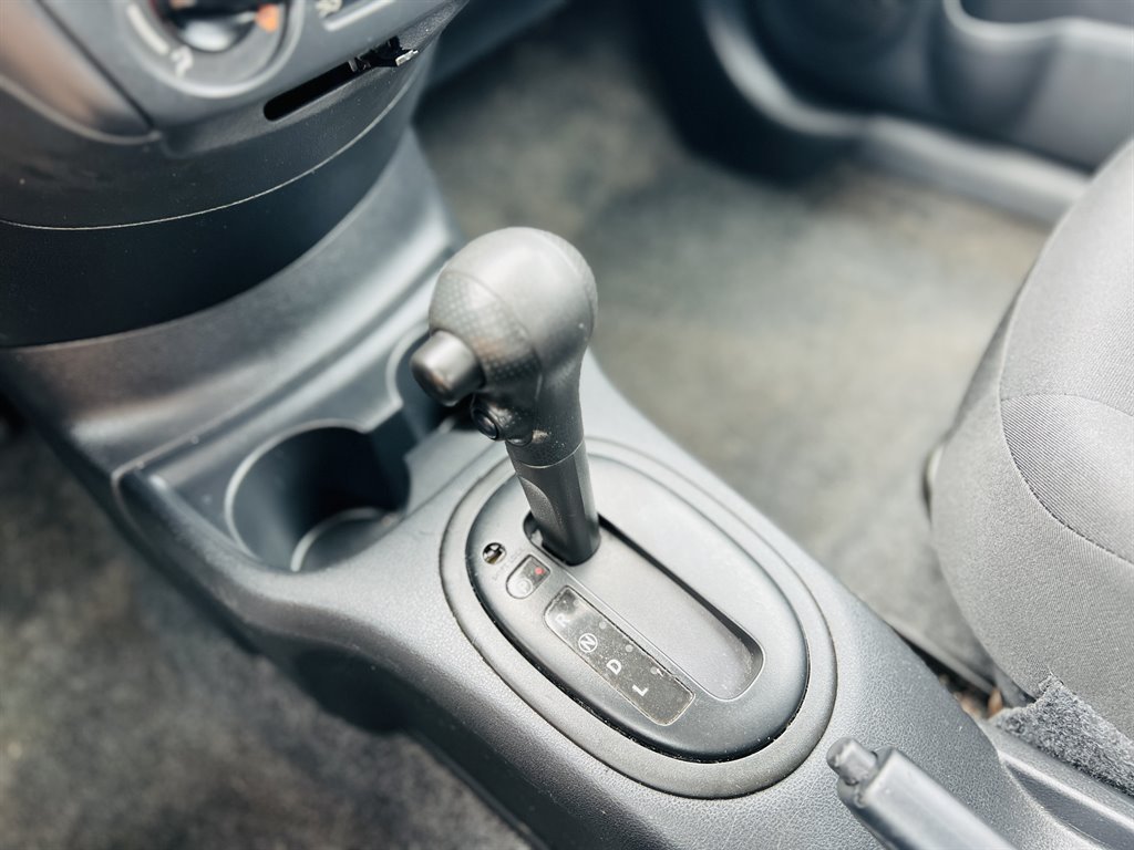 2016 Nissan Versa SV photo
