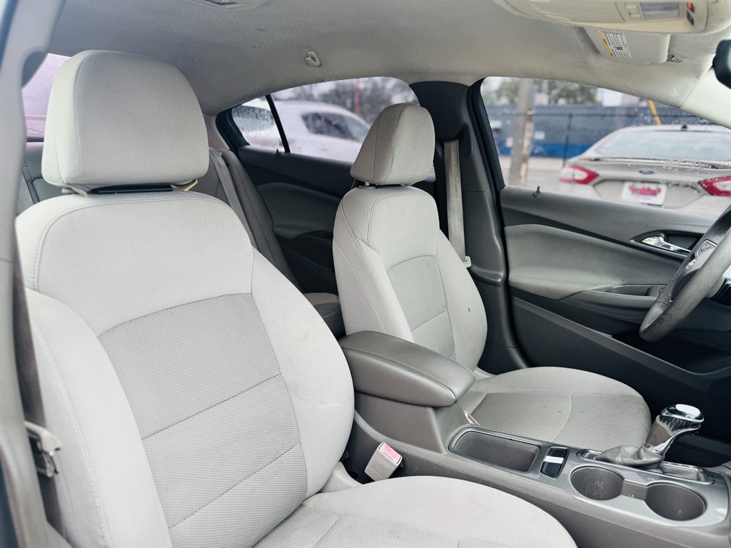 2017 Chevrolet Cruze - $10,999