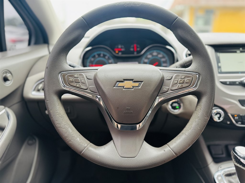2017 Chevrolet Cruze - $10,999