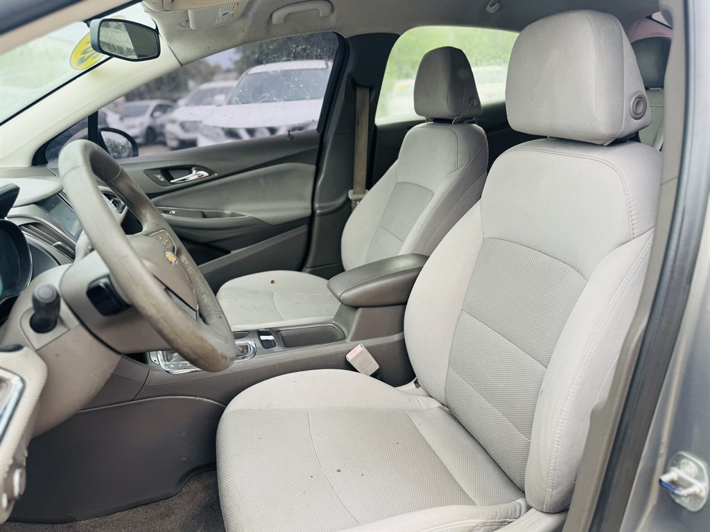 2017 Chevrolet Cruze - $10,999