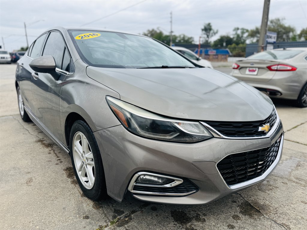 2017 Chevrolet Cruze - $10,999