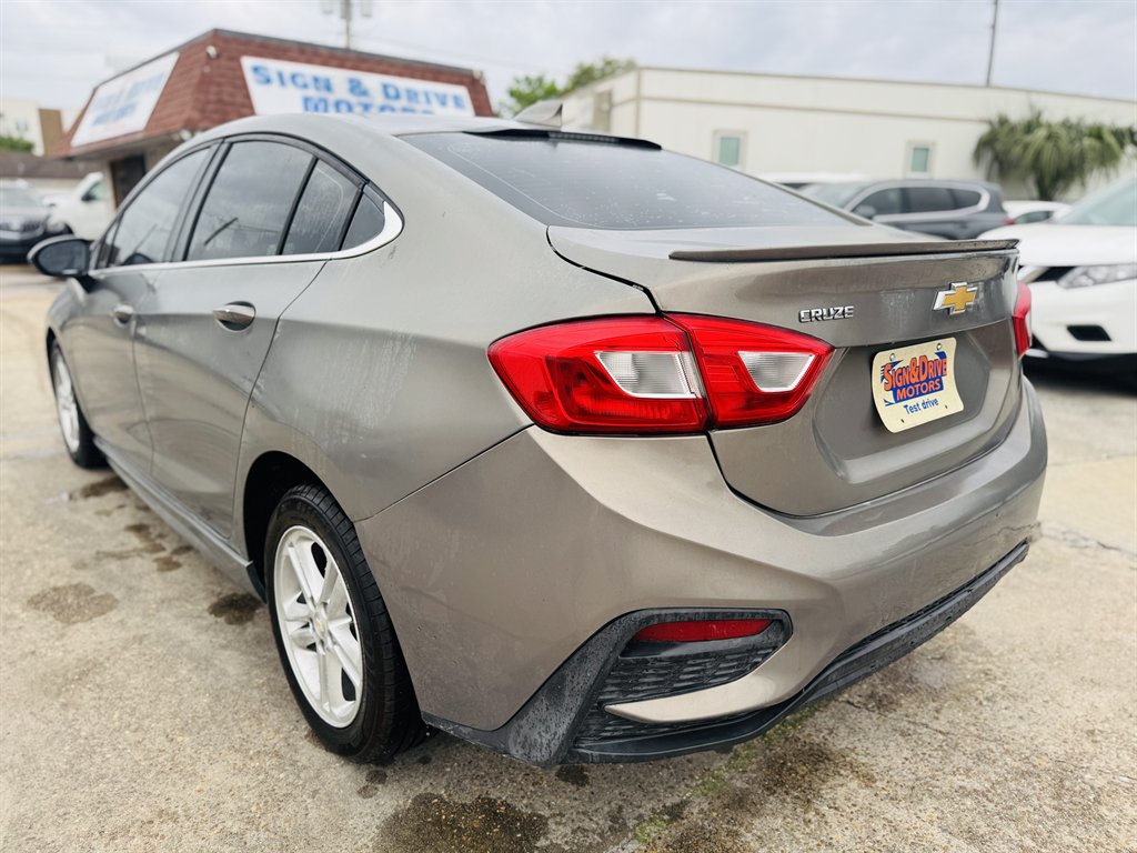 2017 Chevrolet Cruze - $10,999