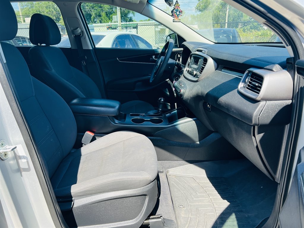2016 Kia Sorento LX photo
