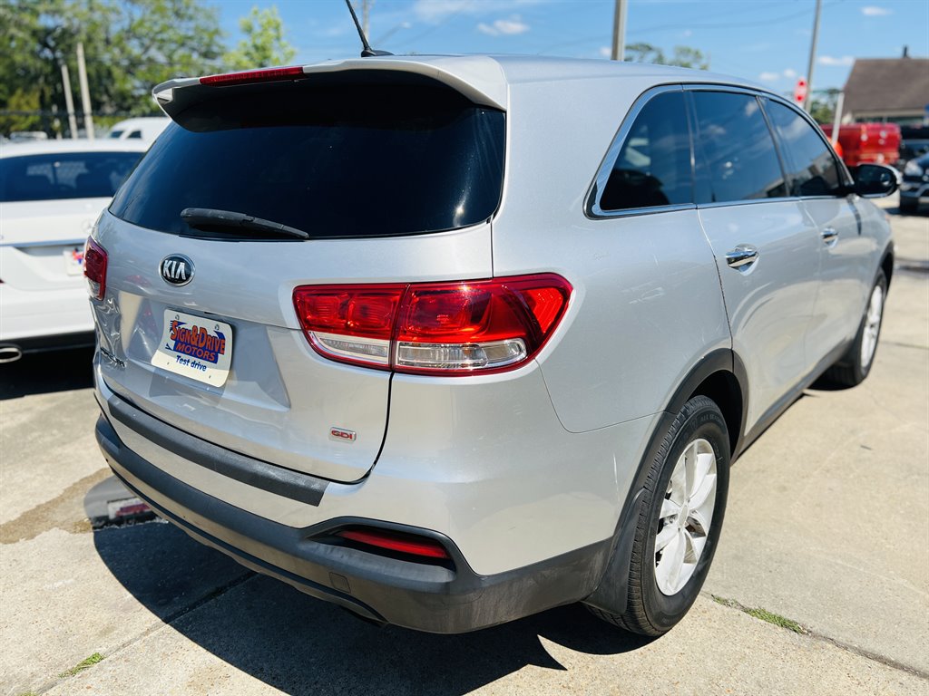 2016 Kia Sorento LX photo