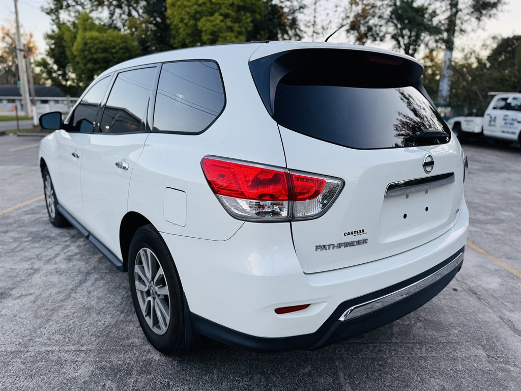 2014 Nissan Pathfinder S photo