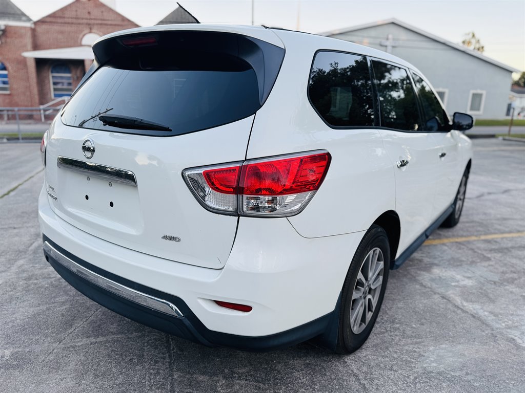 2014 Nissan Pathfinder S photo