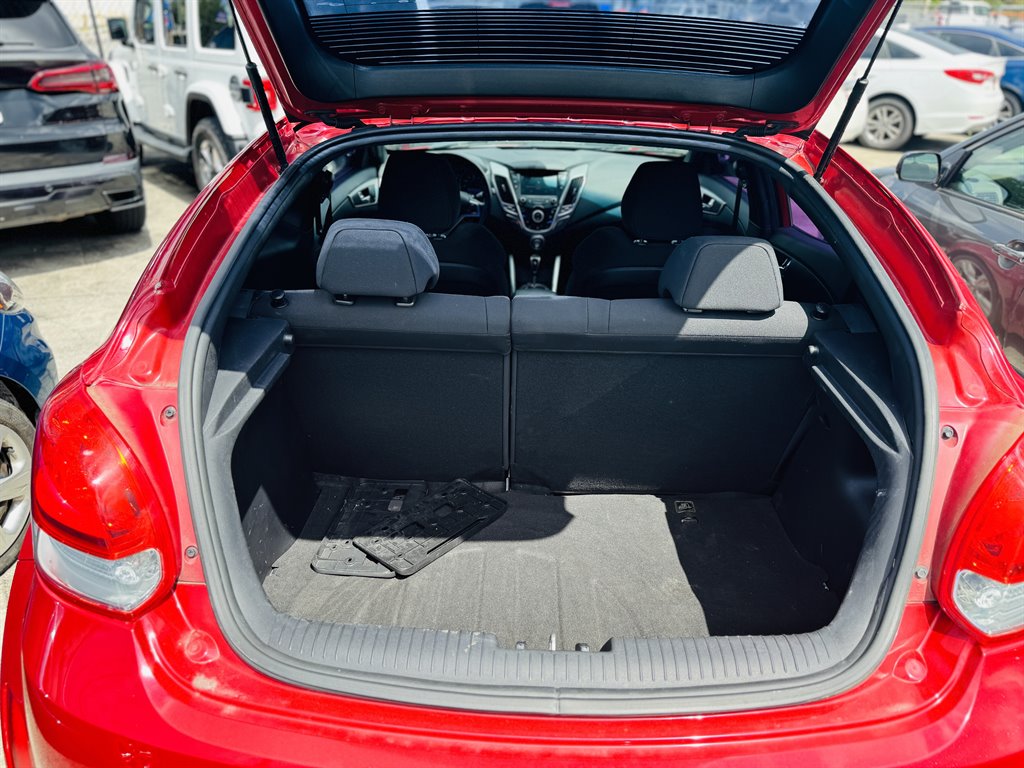 2017 Hyundai Veloster Value Edition photo