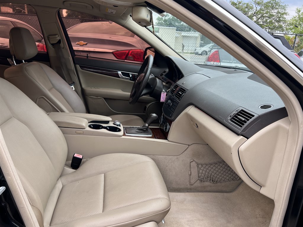 2009 Mercedes-Benz C-Class - $4,550