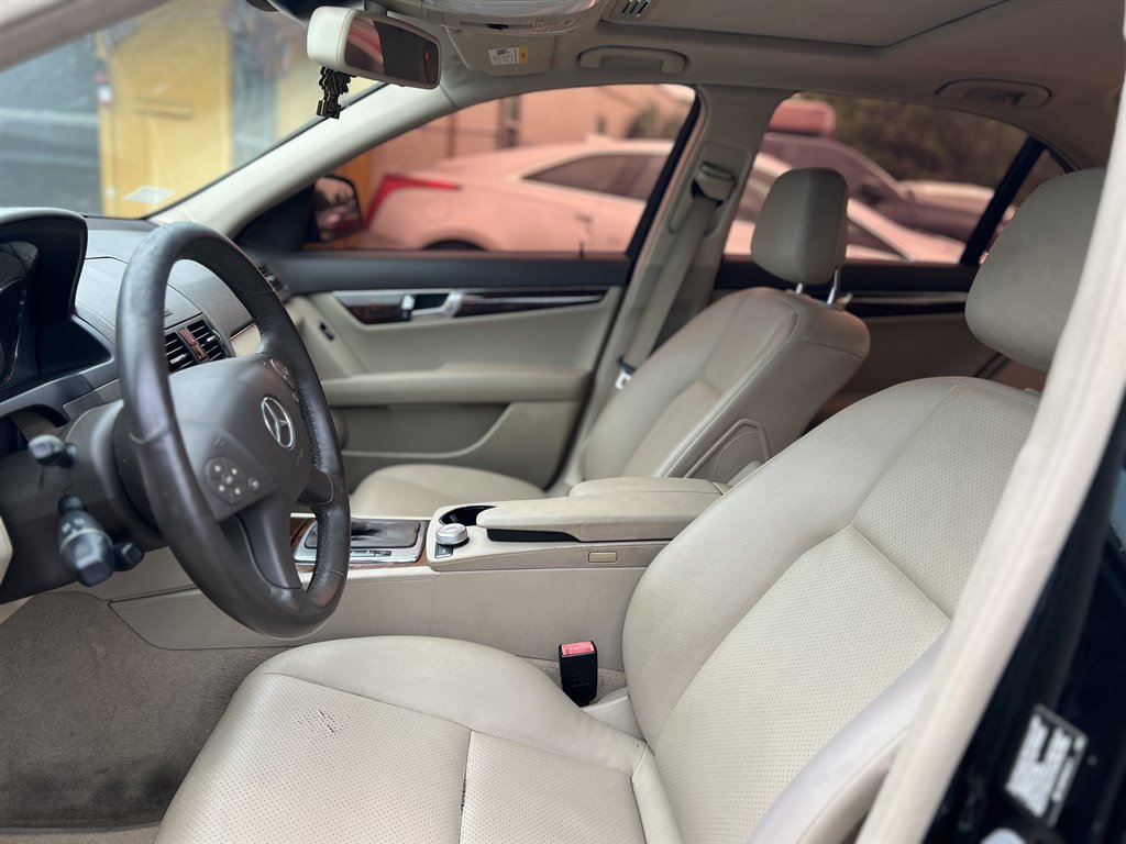2009 Mercedes-Benz C-Class - $4,550
