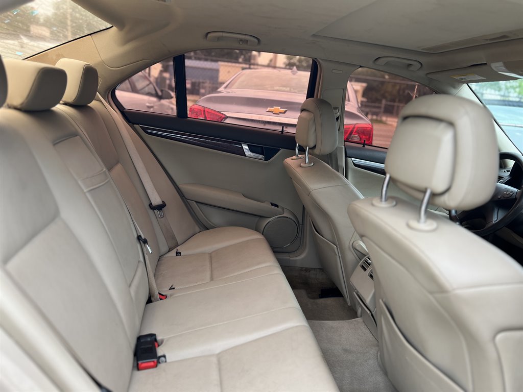 2009 Mercedes-Benz C-Class - $4,550