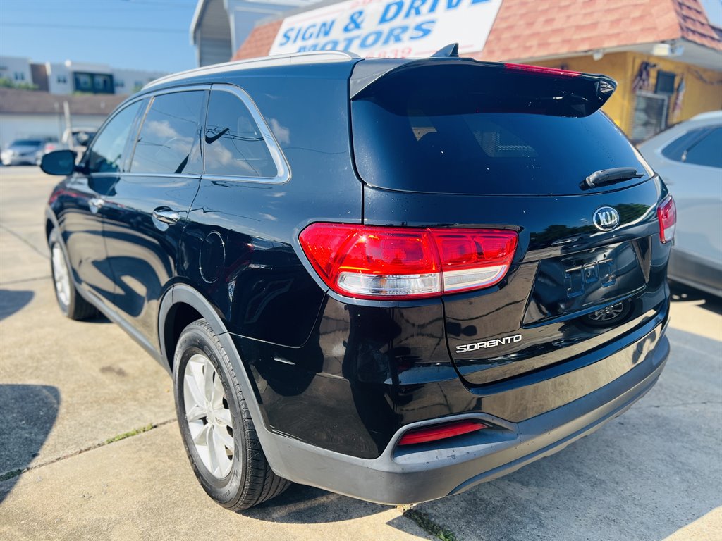 2016 Kia Sorento LX photo