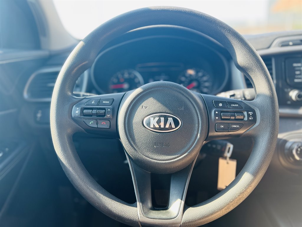 2016 Kia Sorento LX photo