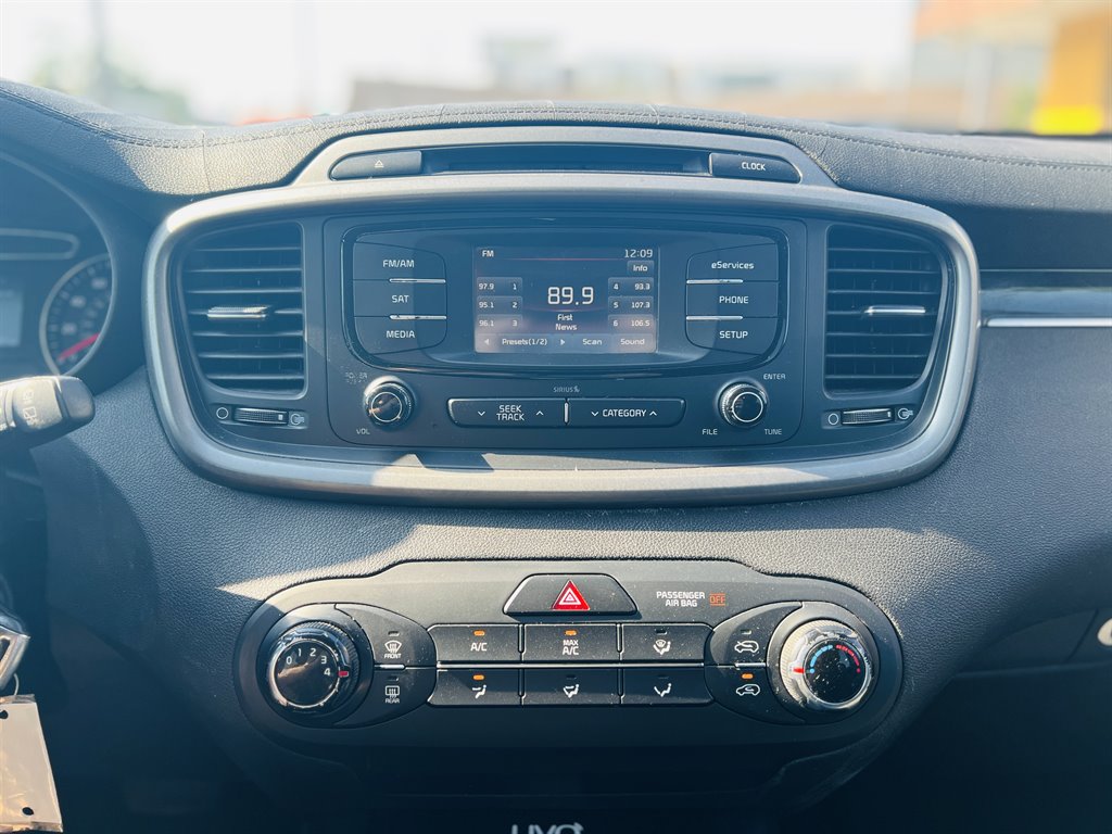2016 Kia Sorento LX photo