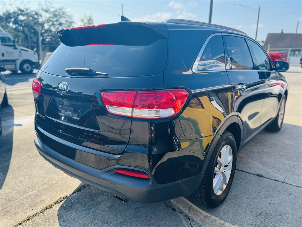 2016 Kia Sorento LX photo