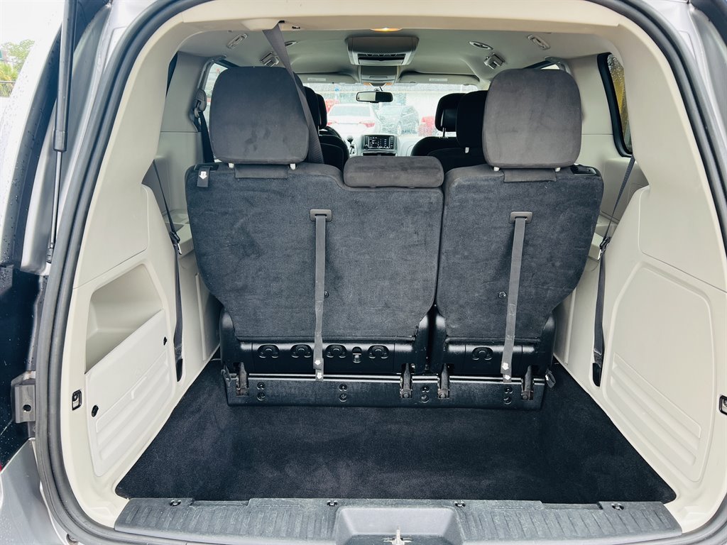 2016 Dodge Grand Caravan - $5,990