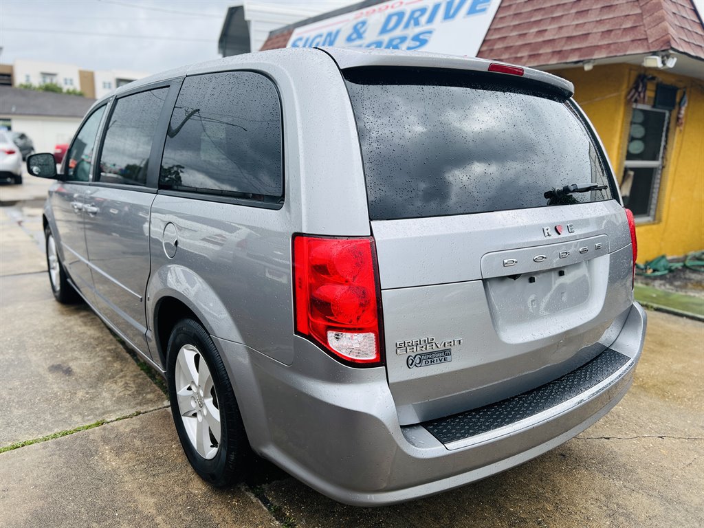 2016 Dodge Grand Caravan - $5,990