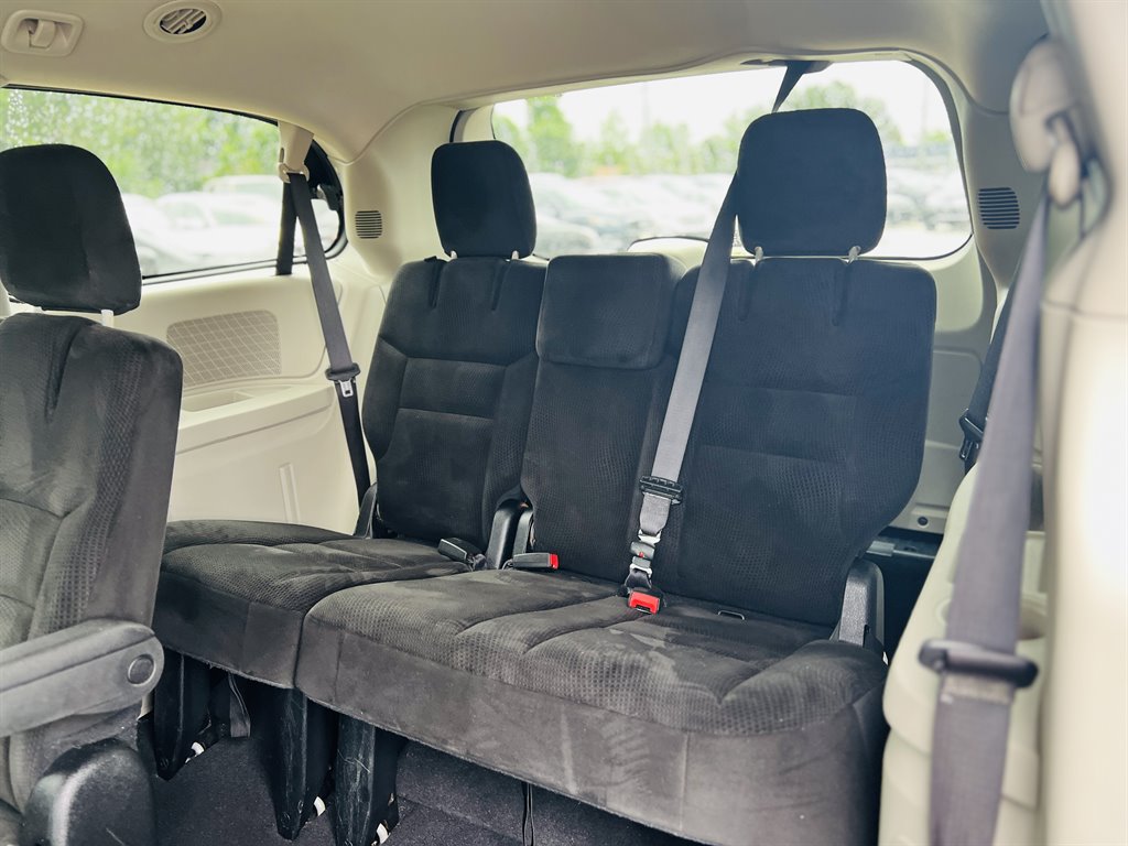 2016 Dodge Grand Caravan - $5,990
