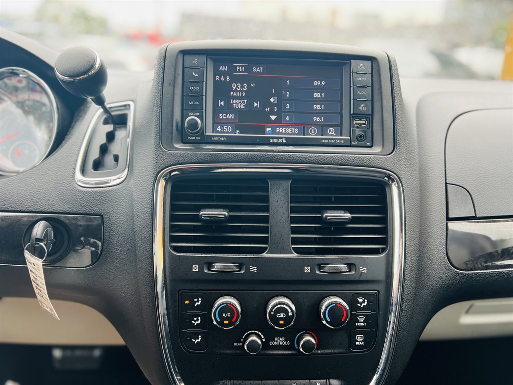 2016 Dodge Grand Caravan - $5,990