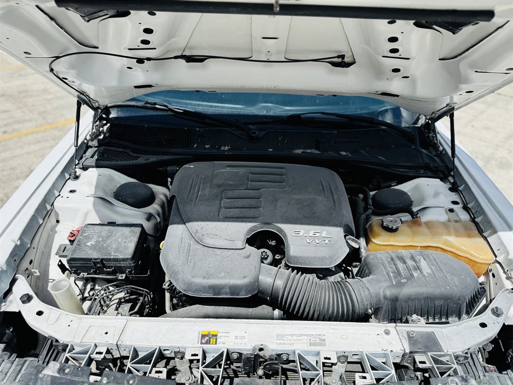 2015 Dodge Challenger SXT photo