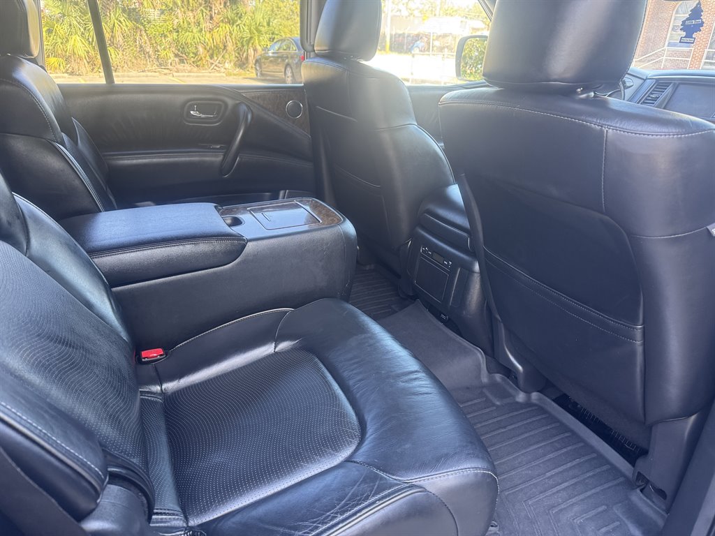 2015 Infiniti QX80 photo