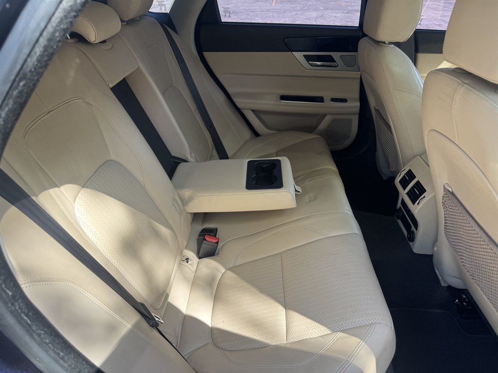 2016 Jaguar XF Prestige photo