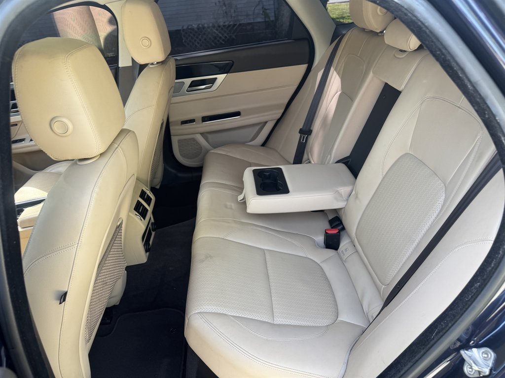 2016 Jaguar XF Prestige photo