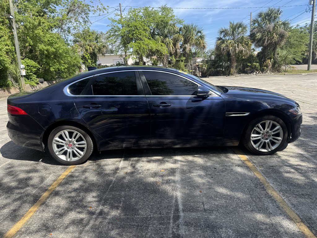 2016 Jaguar XF Prestige photo