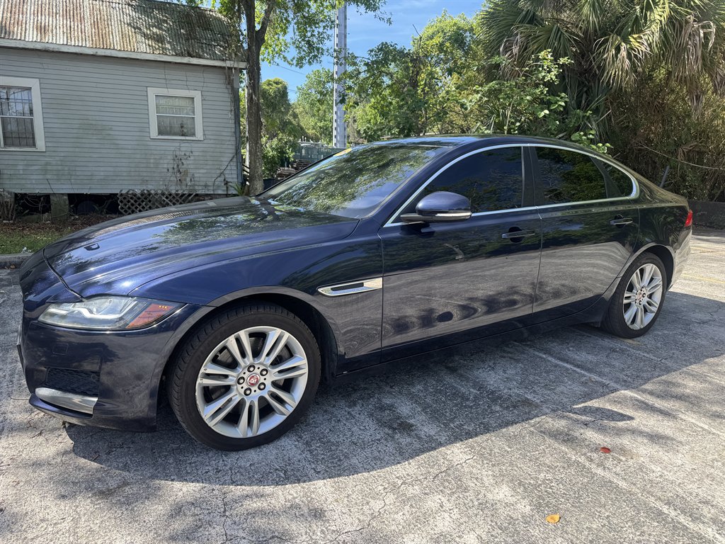 2016 Jaguar XF Prestige photo