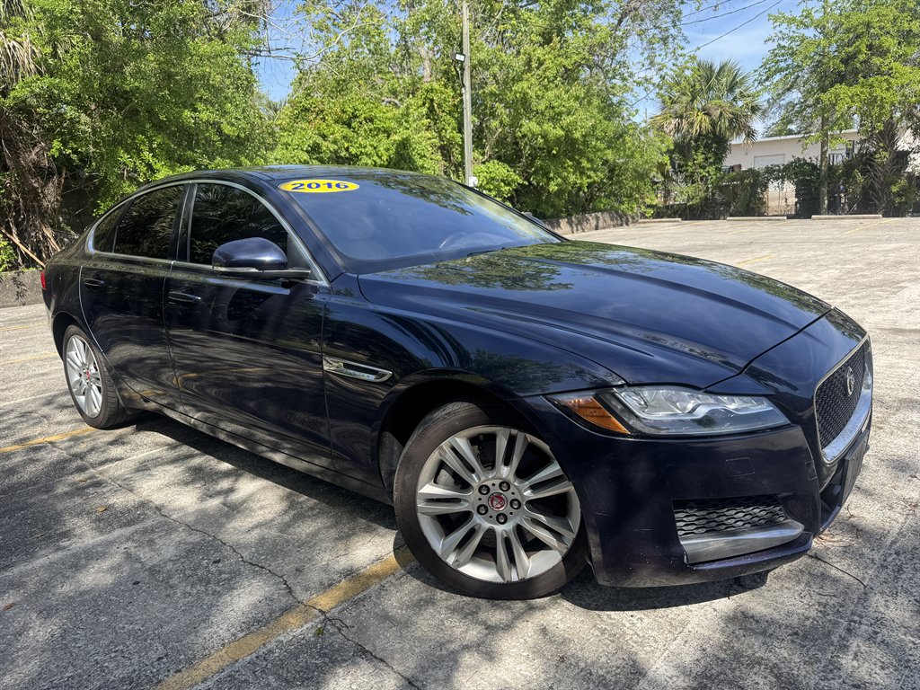 2016 Jaguar XF Prestige photo