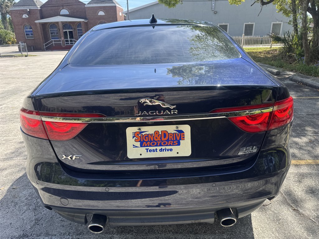 2016 Jaguar XF Prestige photo
