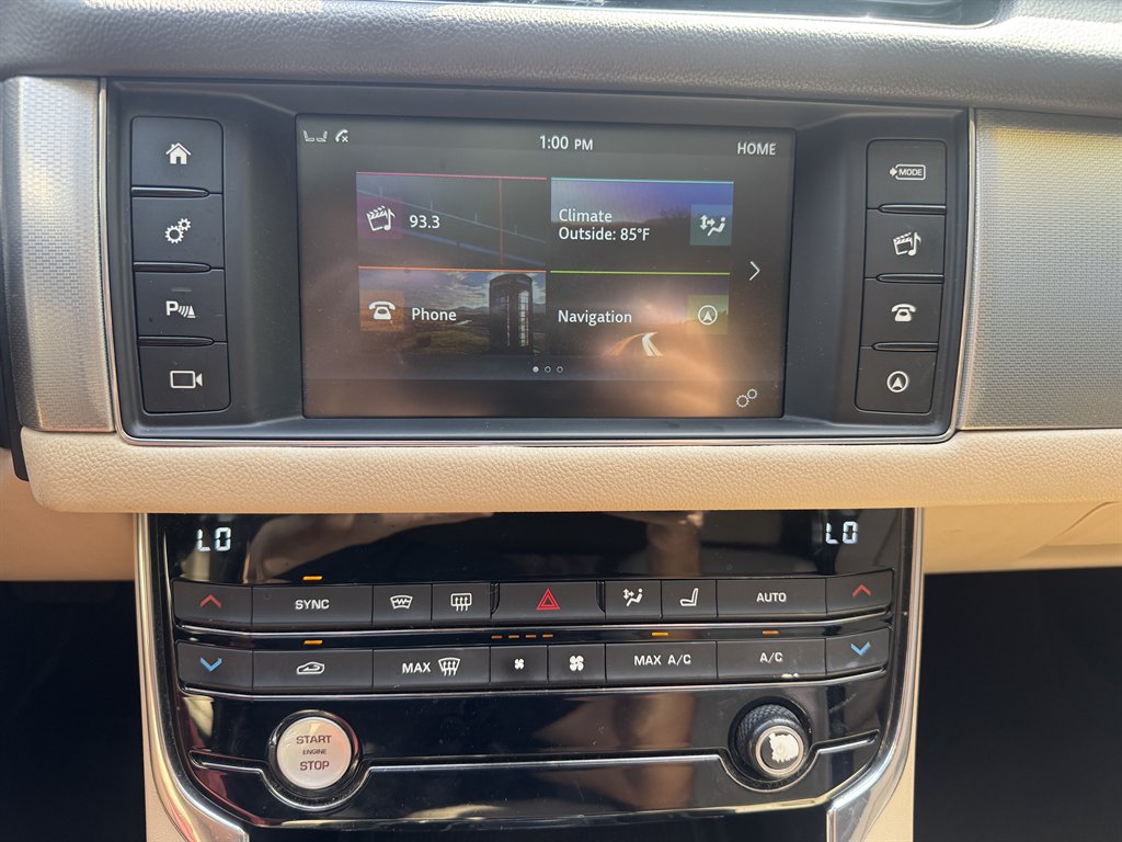2016 Jaguar XF Prestige photo