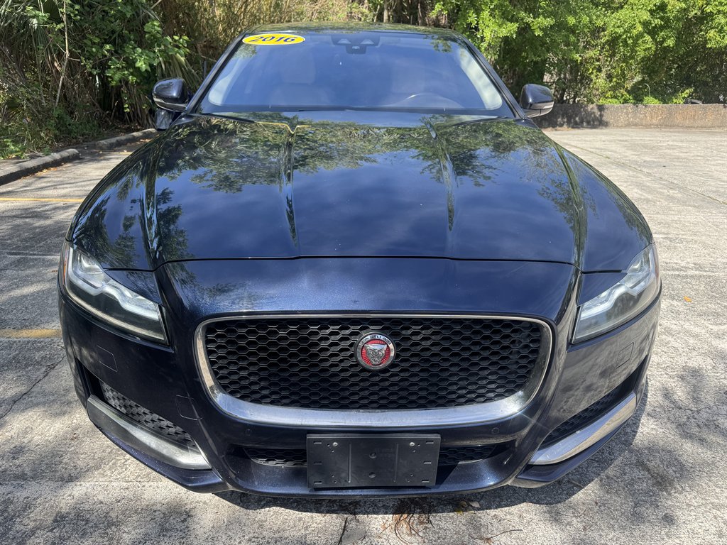 2016 Jaguar XF Prestige photo