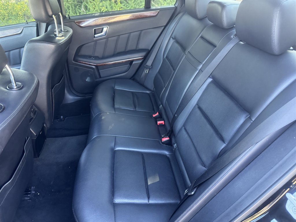 2012 Mercedes-Benz E-Class E350 4MATIC Luxury photo