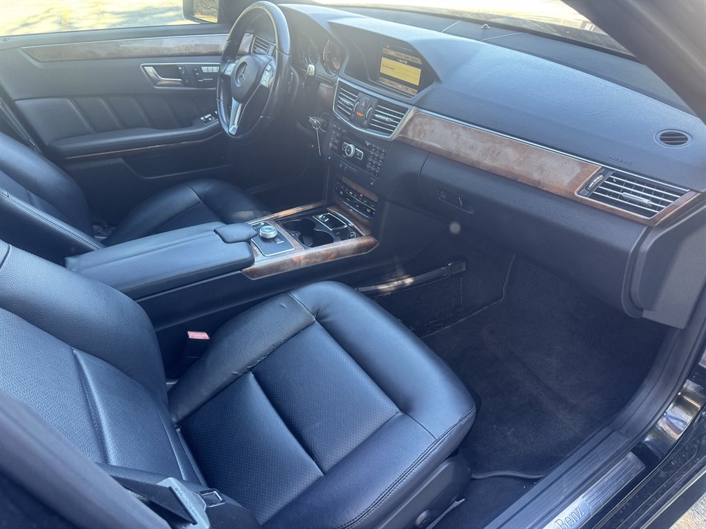 2012 Mercedes-Benz E-Class E350 4MATIC Luxury photo