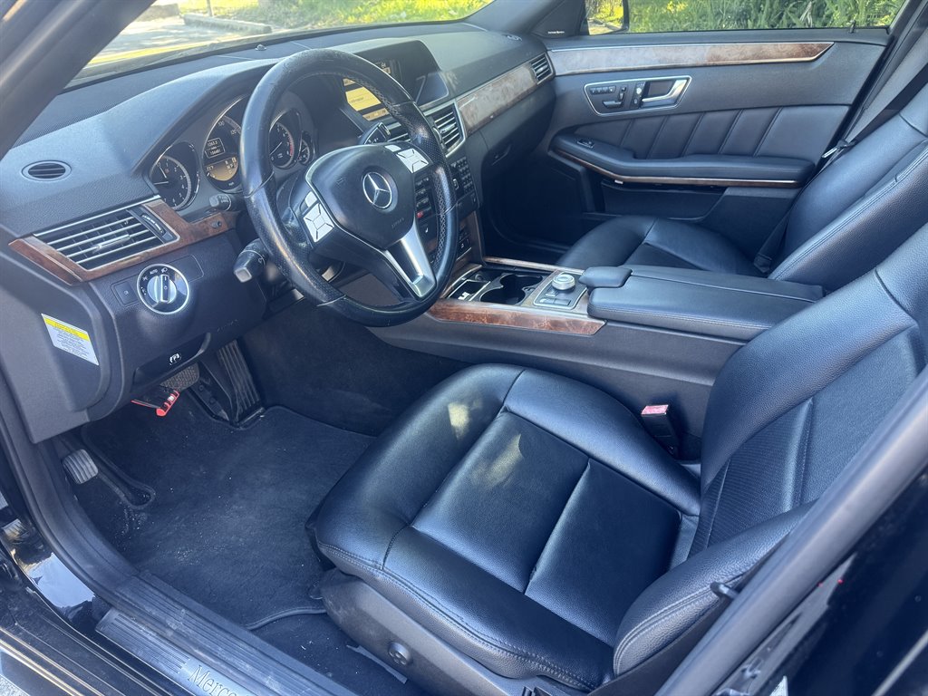 2012 Mercedes-Benz E-Class E350 4MATIC Luxury photo