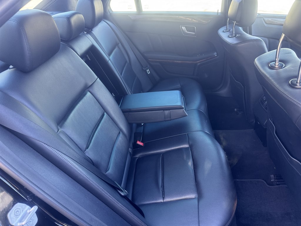 2012 Mercedes-Benz E-Class E350 4MATIC Luxury photo