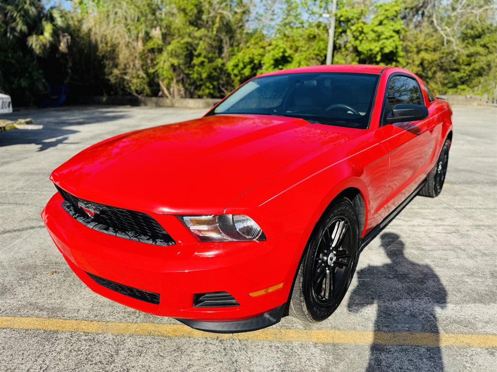 2011 Ford Mustang V6 Premium photo