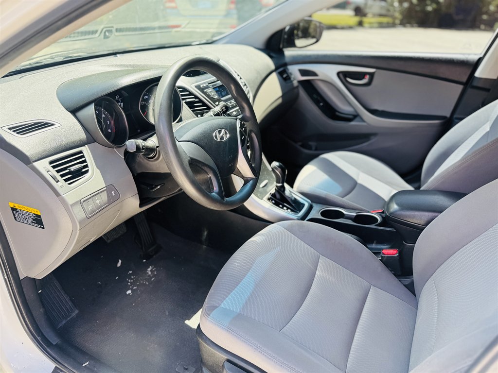 2014 Hyundai Elantra Limited photo