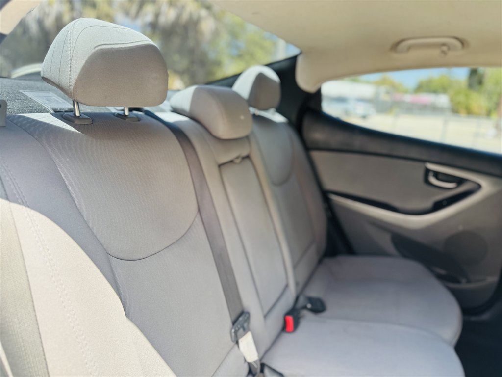 2014 Hyundai Elantra Limited photo
