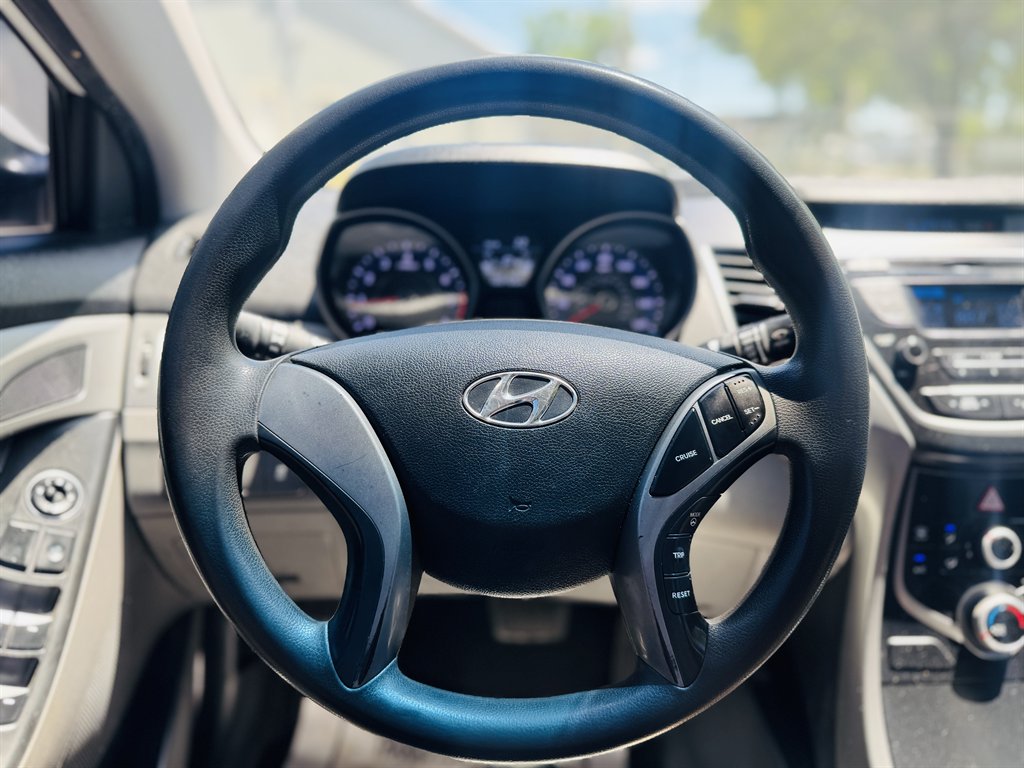 2014 Hyundai Elantra Limited photo