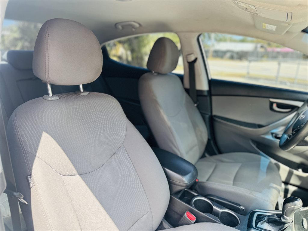 2014 Hyundai Elantra Limited photo