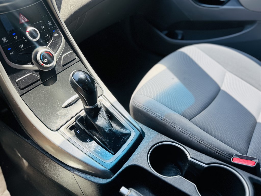2014 Hyundai Elantra Limited photo